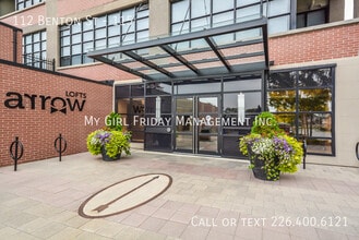 Building Photo - 112 Benton St