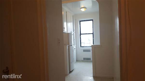 Building Photo - 8907 169th St