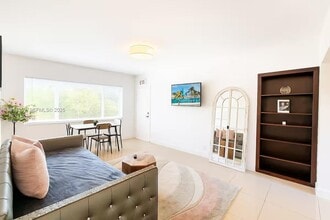 Building Photo - 1029 94th St