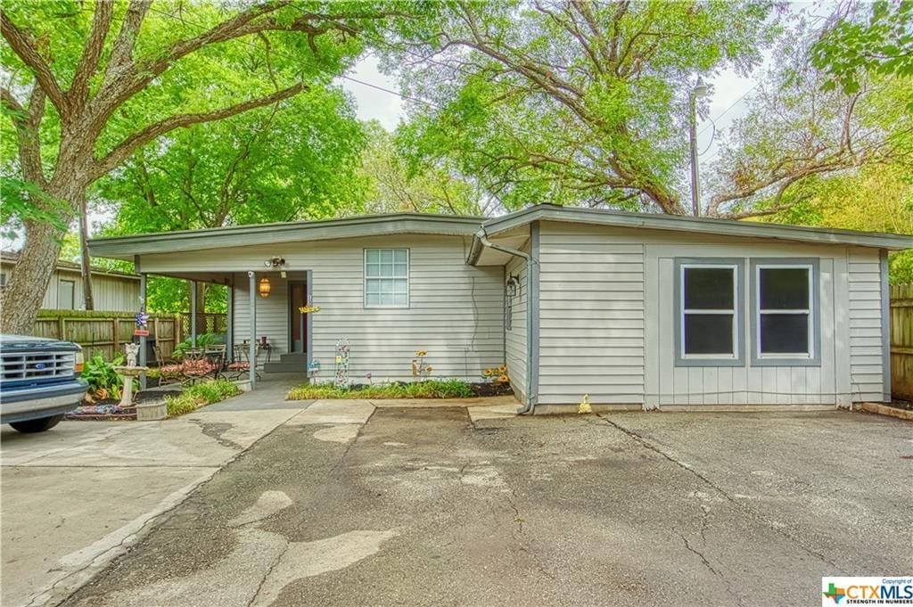 130 Lee St, Seguin, TX 78155 House Rental in Seguin, TX