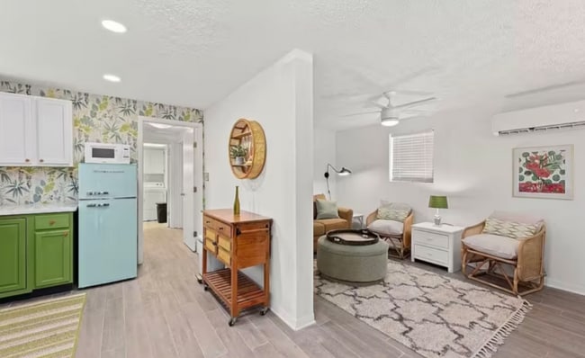 Building Photo - 237 Hibiscus Dr