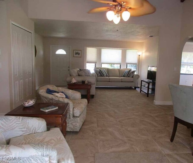 Building Photo - 1510 SE 11th Pl