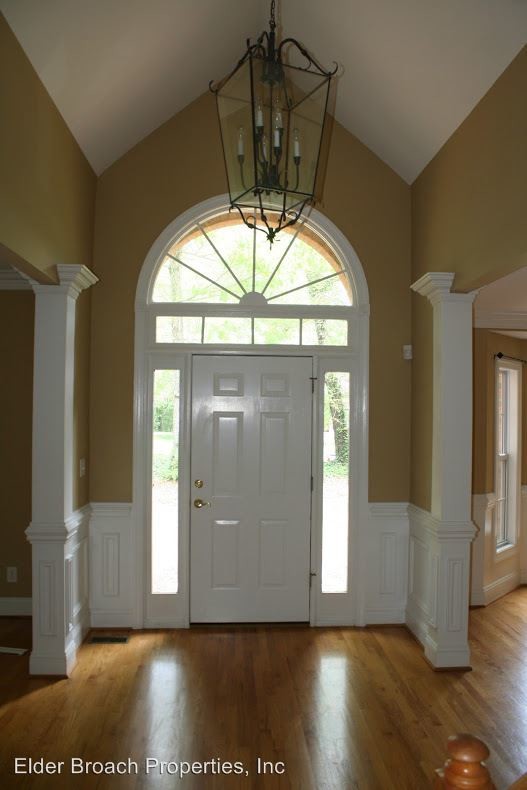 Foto del edificio - 9722 Shadowmere Ln