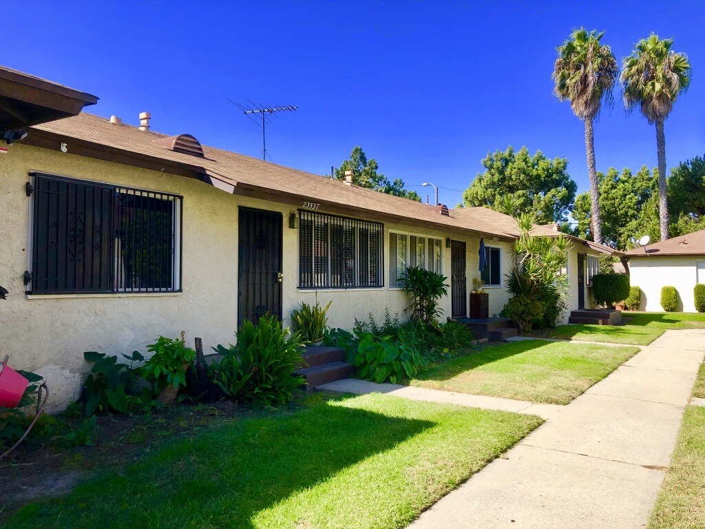 Primary Photo - 23525 Panama Ave