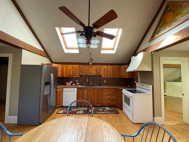 Foto del edificio - 89 Ledge Farm Rd