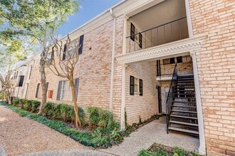 Building Photo - 7900 Westheimer Rd