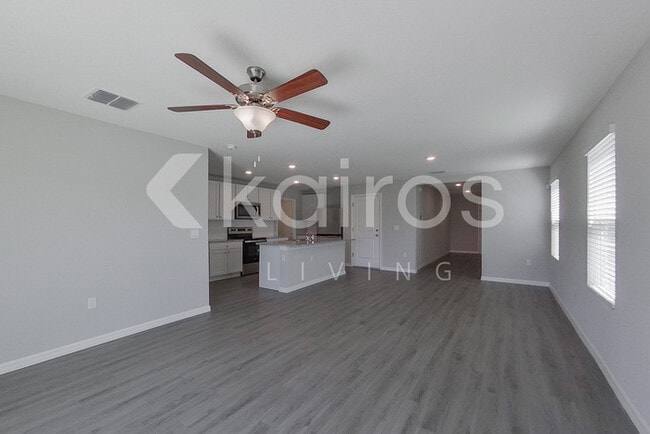 Building Photo - 8616 SW 44th Ct