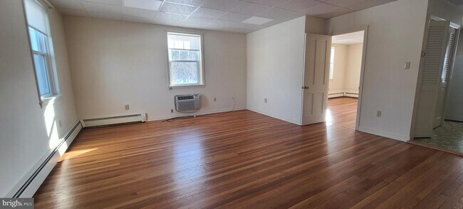 Building Photo - 642 Robert Fulton Hwy