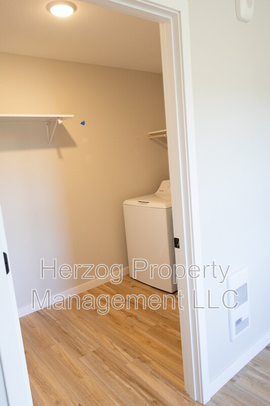 Foto del edificio - 3425 Eischen Ct