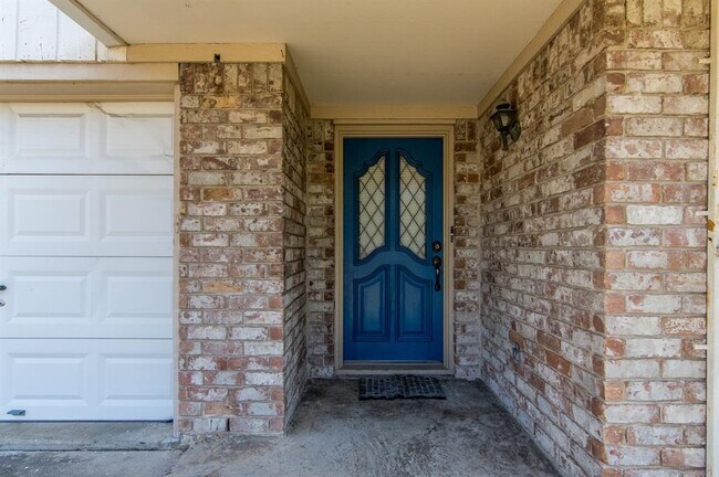 Building Photo - 6230 Spruce Forest Dr