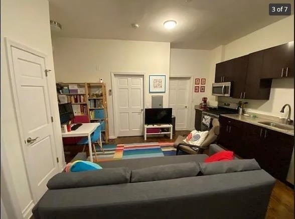 Photo - 383 2nd St House