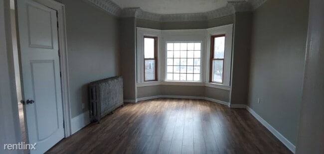 Building Photo - 2365 S 7th St