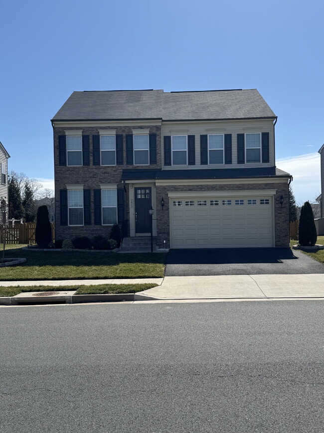 Foto del edificio - Beautiful 3,619 Sq Ft Gem in Manassas with...