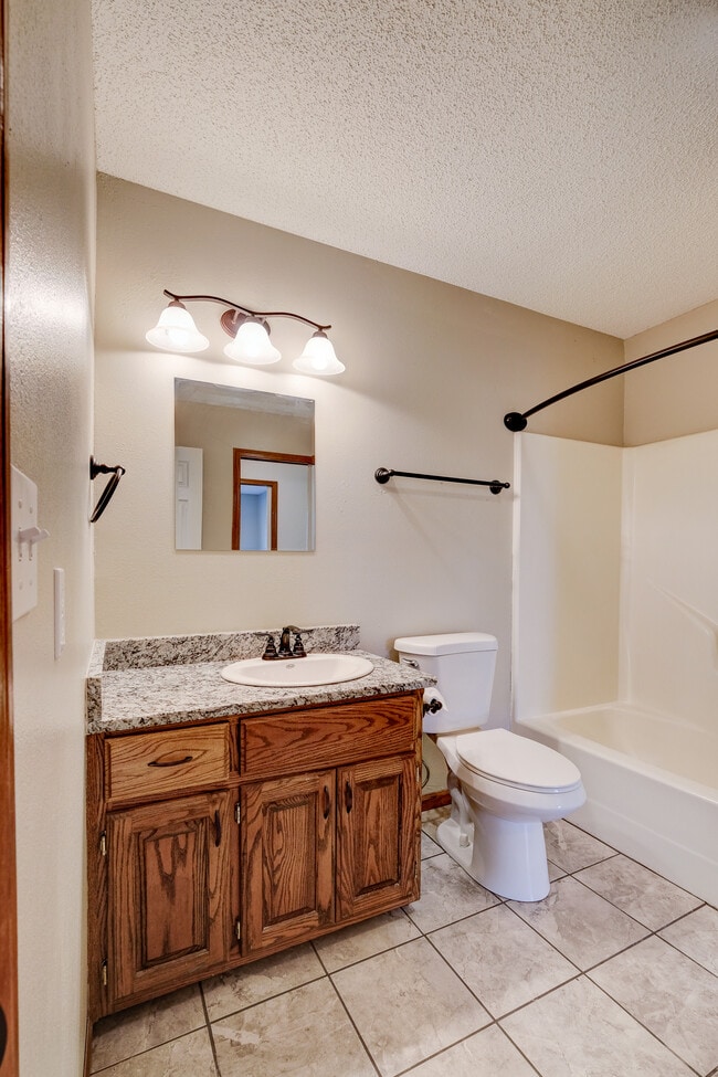 Foto del edificio - 325 Turf Ln