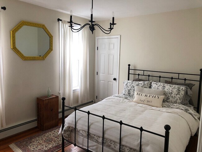 Foto del edificio - 825 E 2nd St