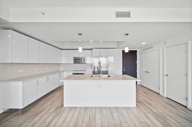 Foto del edificio - 999 SW 1st Ave