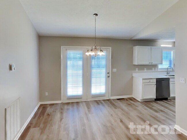 Foto del edificio - 1510 Southtree Ln