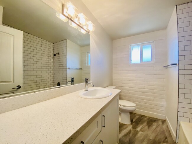 Building Photo - Villa Blanca