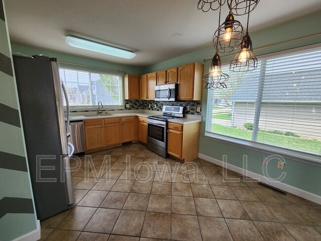 Building Photo - 5450 Prairie Ridge Ave