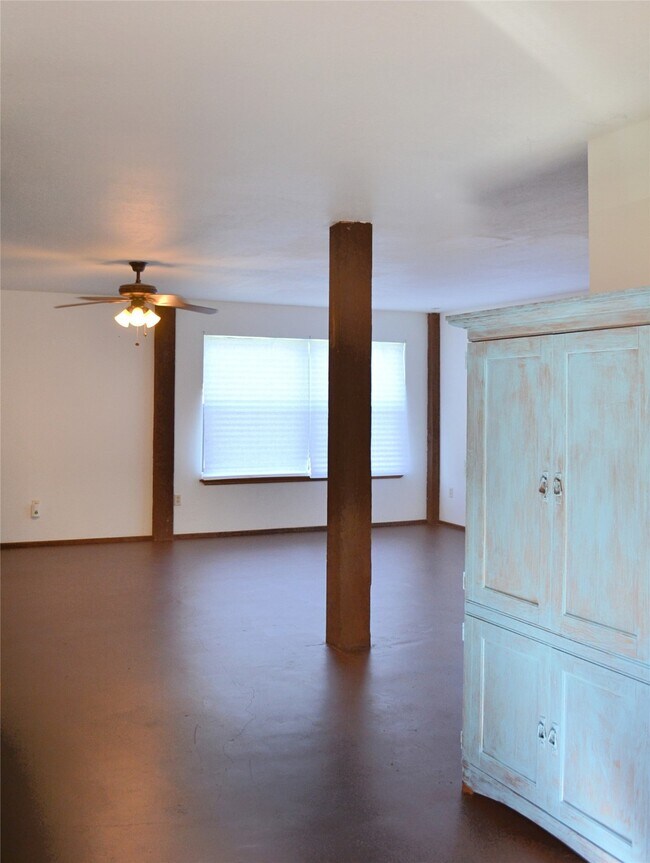 Foto del edificio - 1472 Lakeside Dr