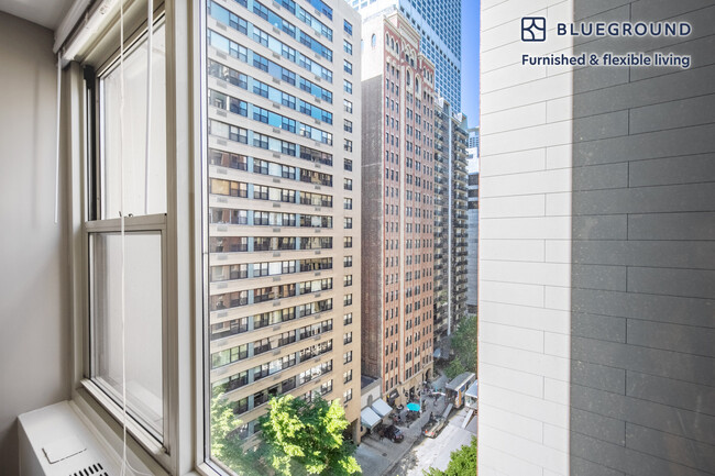 Building Photo - 860 N Dewitt Pl