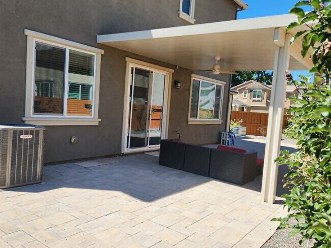 Building Photo - 3043 Vasquez Ct