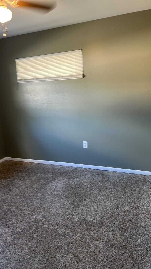 Foto del edificio - Beautiful & Cozy 4 bedrooms 2 bathrooms property in Sarasota! Apply for FREE This Holiday Season!