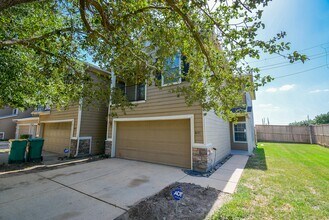 Building Photo - 6171 Yorktown Meadow Ln