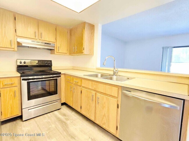 Foto del edificio - 2809 Rhonda Ln