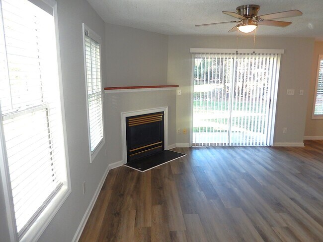 Foto del edificio - 1454 Cimarron Pkwy