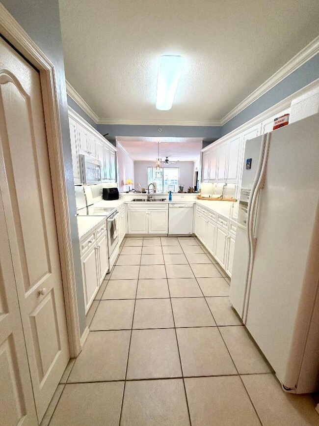 Building Photo - 8450 Kingbird Loop