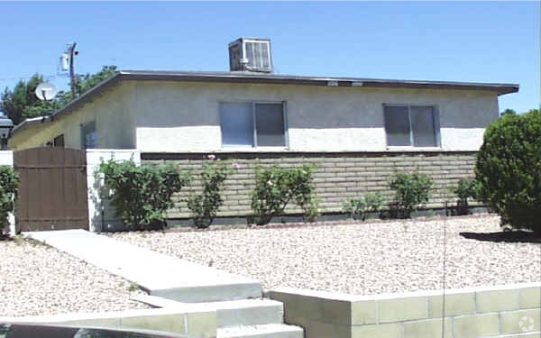 Foto del edificio - 15420-15426 6th St