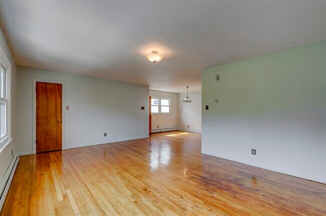 Building Photo - 211 Manhattan Ave