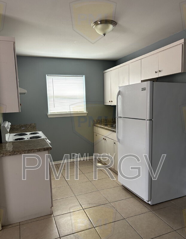Building Photo - 1420 Quitaca Dr