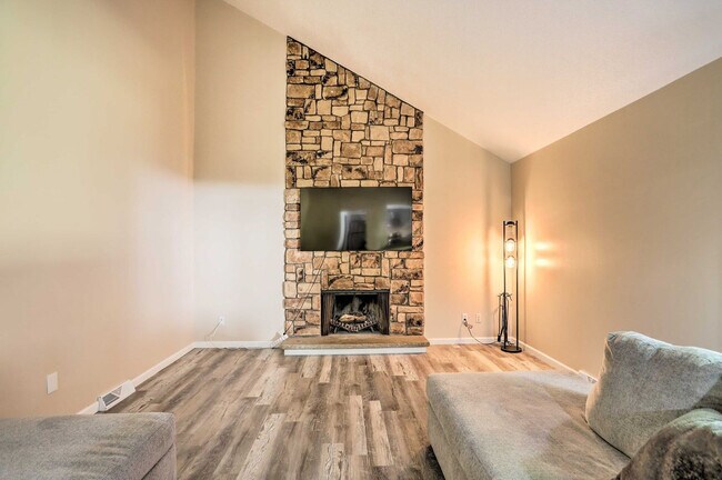 Foto del edificio - 6834 Woodmeadow Dr