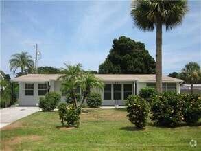 Building Photo - 1550 5th Ct