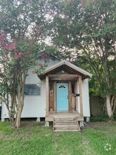 Building Photo - 913 Louisa Ave