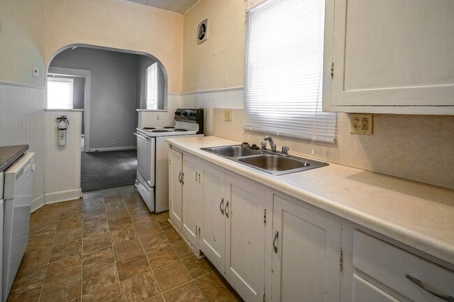 Foto del edificio - ***AVAILABLE AUGUST 2026*** 3 Bedroom by C...