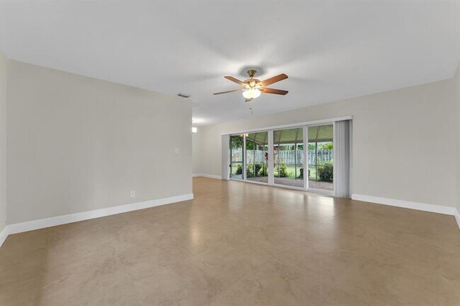 Foto del edificio - 4450 NE 18th Ave