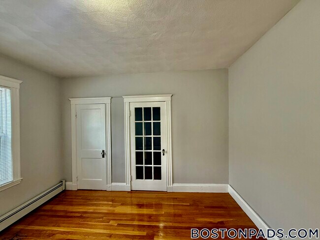 Building Photo - 38 Estes St