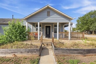 Building Photo - 1401 E 29th St
