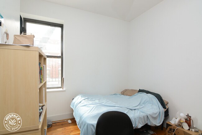 Building Photo - 54 Lewis Ave