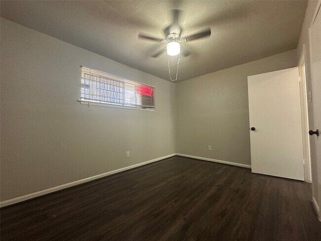 Foto del edificio - 3811 Cornell St