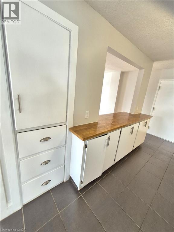 Building Photo - 324 Frederick St