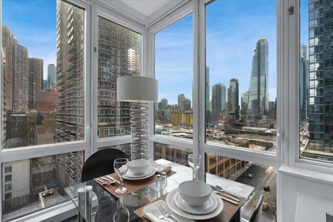 Foto del edificio - 605 W 42nd St