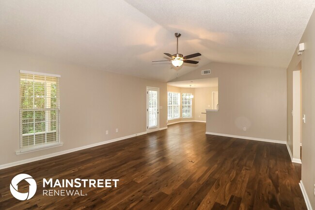 Building Photo - 4425 Bonneville Dr