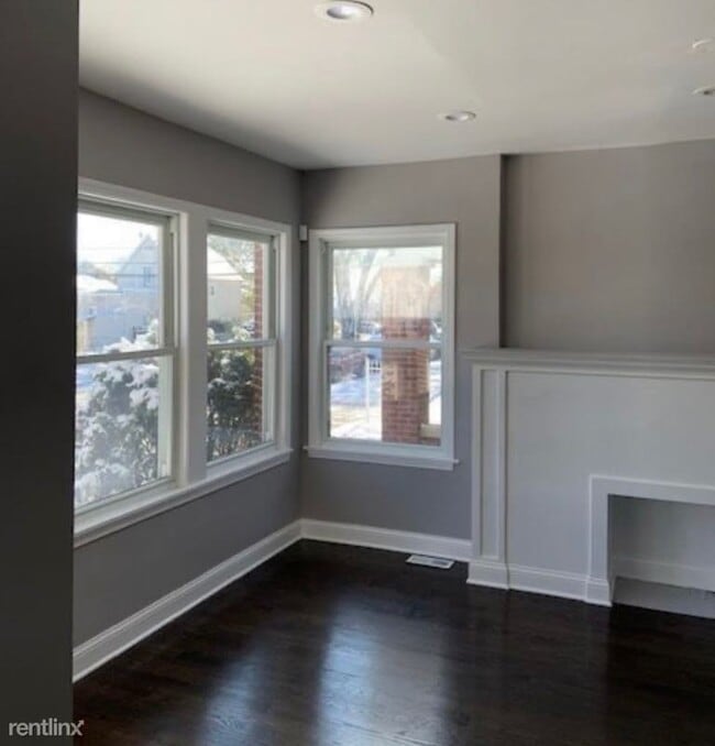 Building Photo - 3 br, 2 bath House - 8240 S Chappel Ave