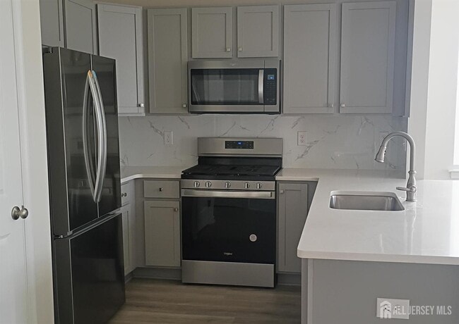 Building Photo - 25 Elliot Ln