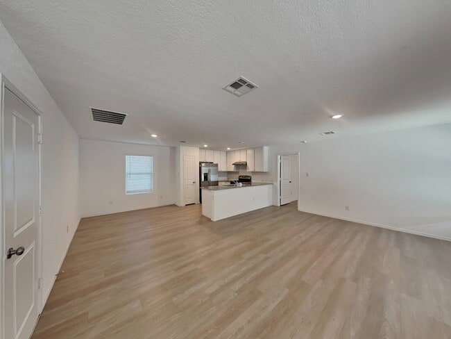 Building Photo - 4120 Waterfall Cv