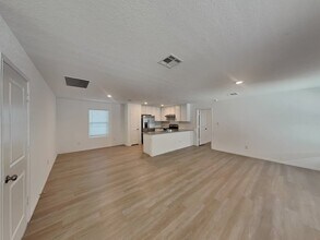 Building Photo - 4120 Waterfall Cv